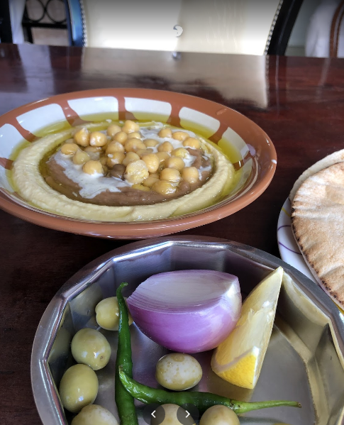 مطعم الفول والحمص الايراني الدوحة