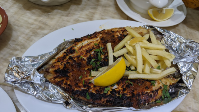 مطعم الحوت للمأكولات البحرية الدوحة ( الاسعار + المنيو +الموقع )