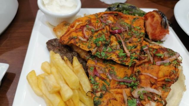 مطعم طوق الياسمين في الدوحة  ( الاسعار + المنيو + الموقع )