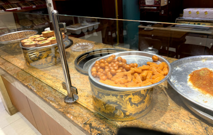 مطعم حلويات العكر في قطر